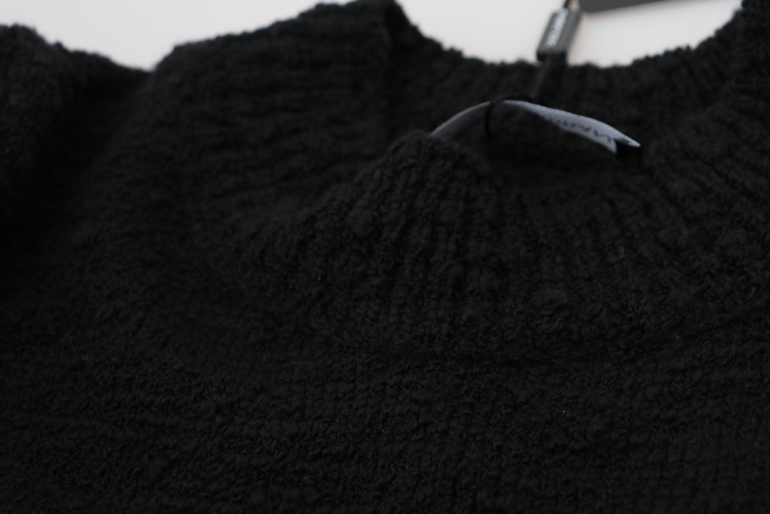 Dolce & Gabbana Elegant Virgin Wool Pullover Sweater